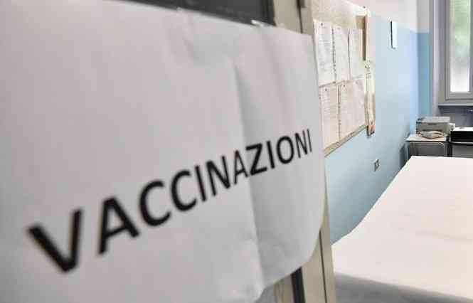 Milano, vaccini studenti: oltre 80mila le documentazioni assenti